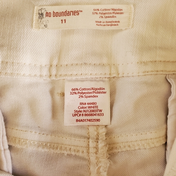 White Stretch Denim Shorts *Flaw* - Picture 4 of 10